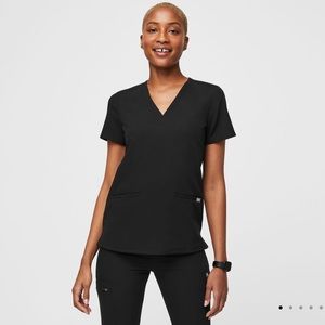 FIGS Casma scrubs top size XL color black